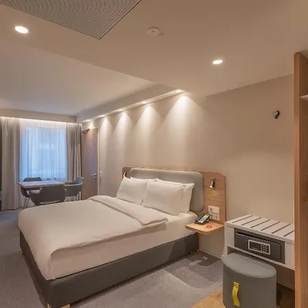 Express & - By Ihg Potsdam