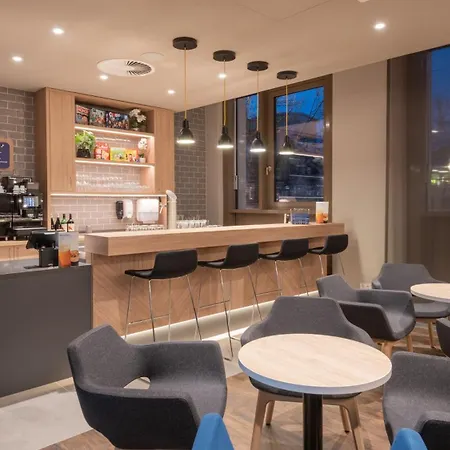 Express & - By Ihg Hotel