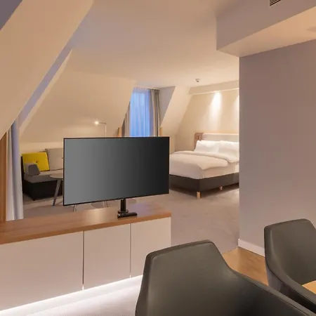 Express & - By Ihg Hotel