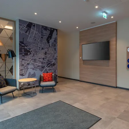 Express & - By Ihg Hotel