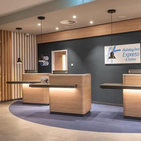 Hotel Express & - By Ihg 3*