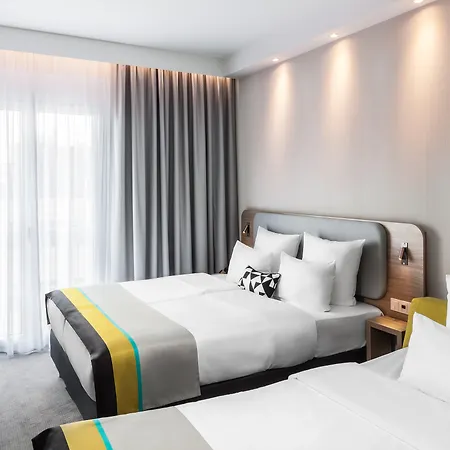 Hotel Express & - By Ihg Postupim