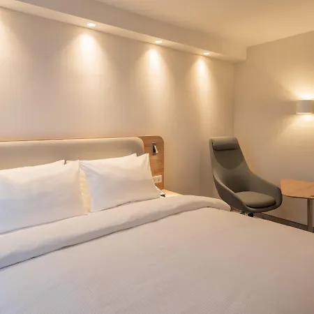 Express & - By Ihg 3*