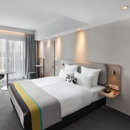 Express & - By Ihg Hotel 3*