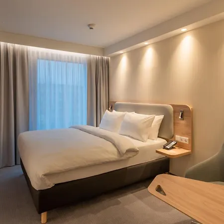 Express & - By Ihg
