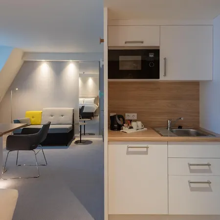 Hotel Express & - By Ihg 3*
