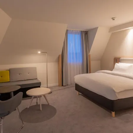 Hotel Express & - By Ihg 3*