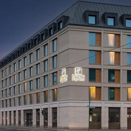 Hotel Express & - By Ihg 3*