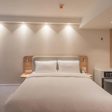 Express & - By Ihg Hotel