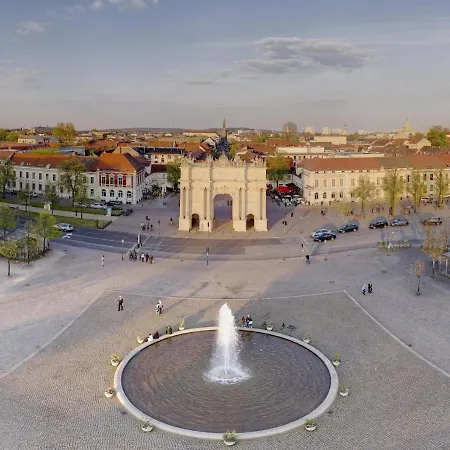 Express & - By Ihg Hotel