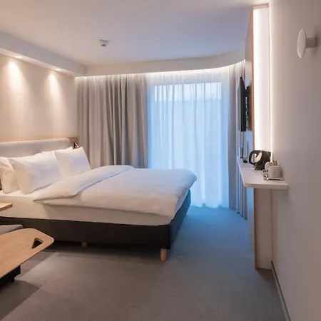 Express & - By Ihg Hotel Postupim