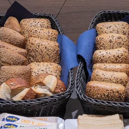 Hotel Express & - By Ihg 3*