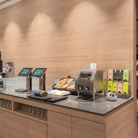 Express & - By Ihg Hotel