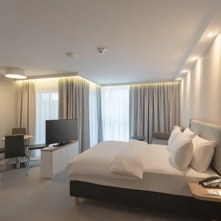 Express & - By Ihg