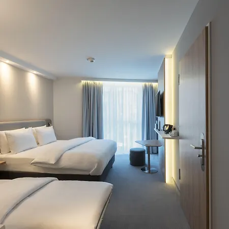 Express & - By Ihg Potsdam