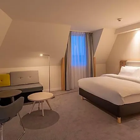Express & - By Ihg Potsdam