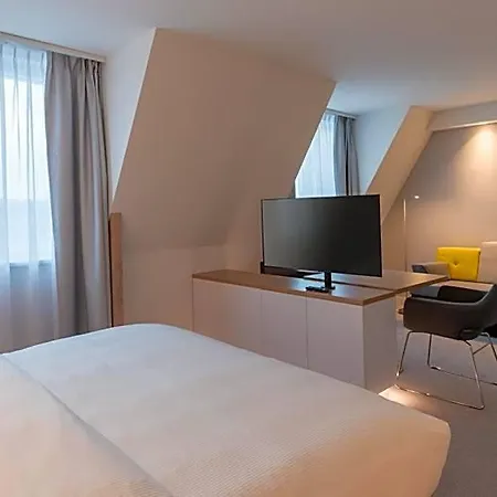 Express & - By Ihg Szálloda Potsdam