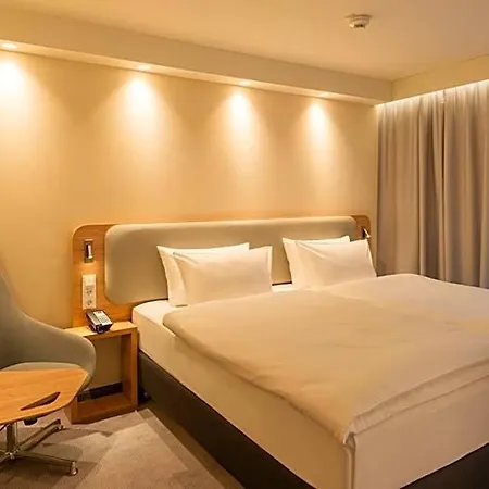 Express & - By Ihg 3*