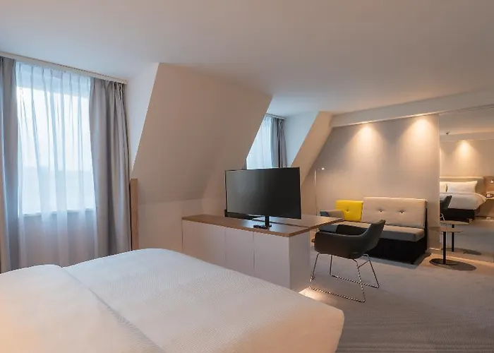 Express & - By Ihg Potsdam