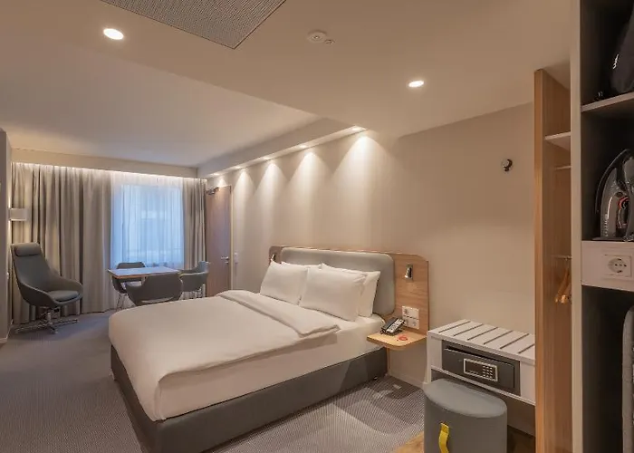 Express & - By Ihg Potsdam