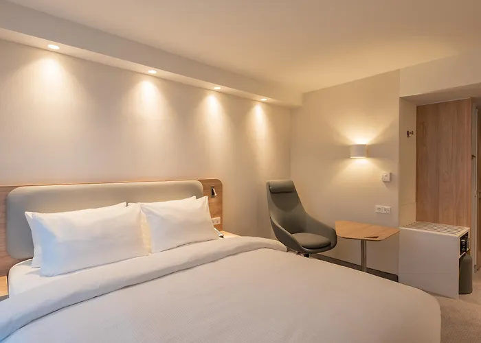 Express & - By Ihg Potsdam