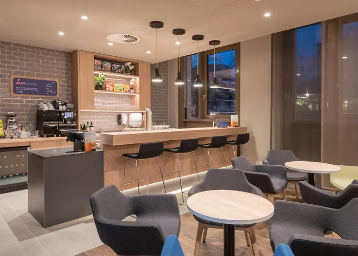 Express & - By Ihg Hotel