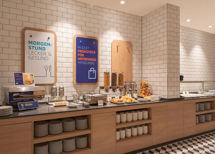 Отель Express & - By Ihg 3*