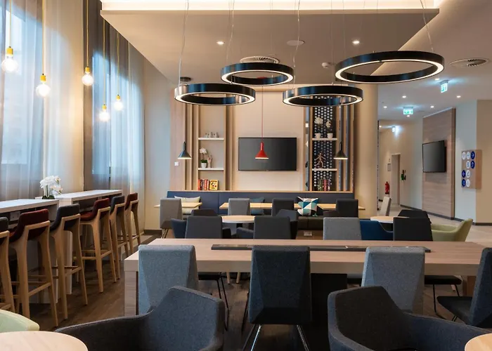 Express & - By Ihg Отель