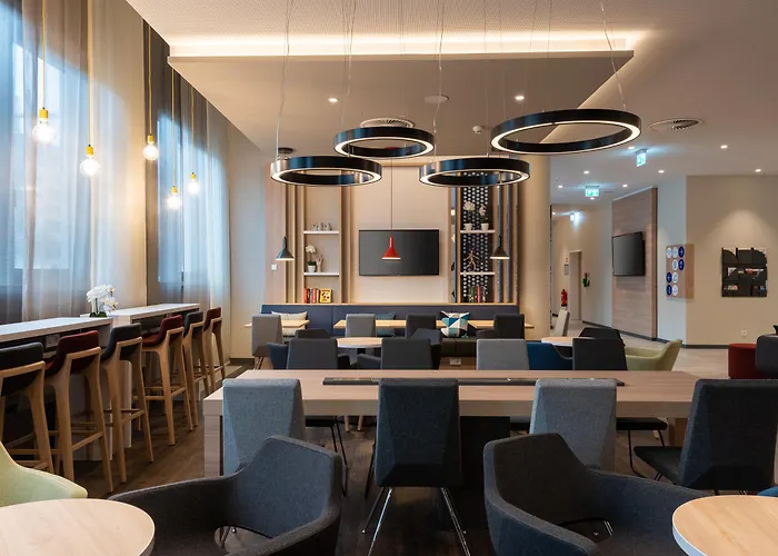 Express & - By Ihg 3*