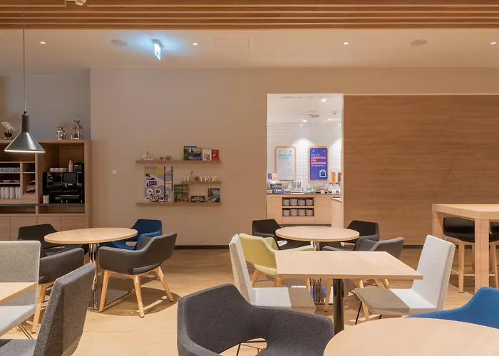 Express & - By Ihg 3*