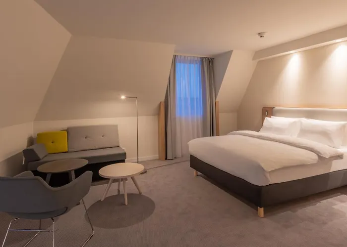 Hotel Express & - By Ihg 3*