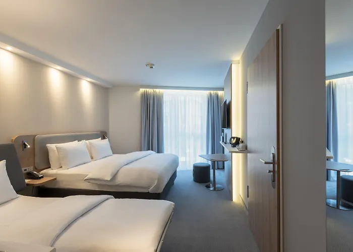 Express & - By Ihg Potsdam